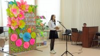 В библиотеке им. Маяковского провели поэтический баттл среди школьников "Весна. Книга. Любовь"