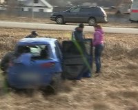 Сегодня утром перед въездом в город в аварию попала иномарка