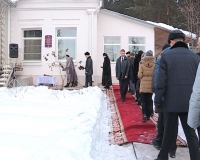 На доме, где жил легендарный директор ЭХЗ Анатолий Шубин, установили мемориальную доску
