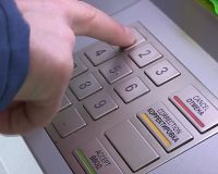 Сегодня пенсионер перевел 50 тысяч рублей злоумышленникам
