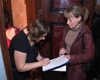 Сотрудники ГЖКУ начали вручать должникам уведомления об отключении канализации