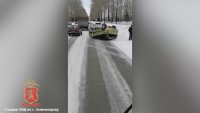 Накануне вечером на ул.Индустриальной перевернулся легковой автомобиль