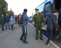 Первая группа зеленогорских призывников сегодня отправилась на срочную службу