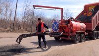 Специалисты Комбината благоустройства приступили к ямочному ремонту городских дорог